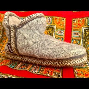 Muk Lucks slippers